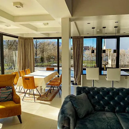 度假居 Villa Una Residence *