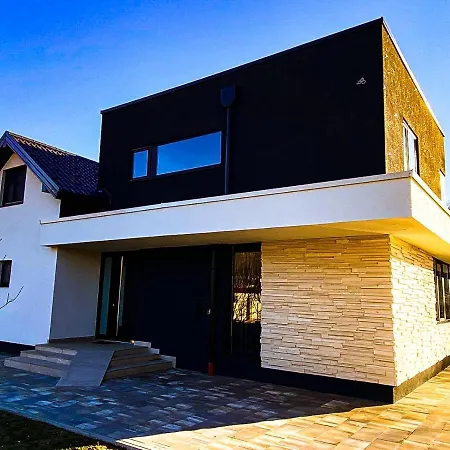 Villa Una Residence *