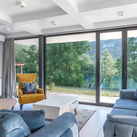 Villa Una Residence *